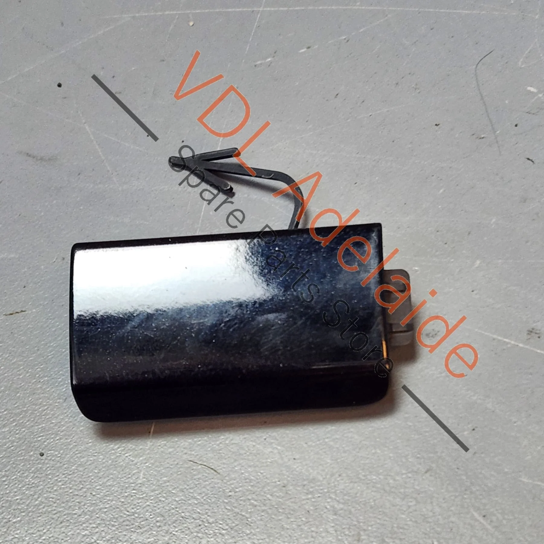 Audi Q7 4L Rear Left Tow Hook Cover for Bumper 4L0807449 2T2T Orca Black Metallic