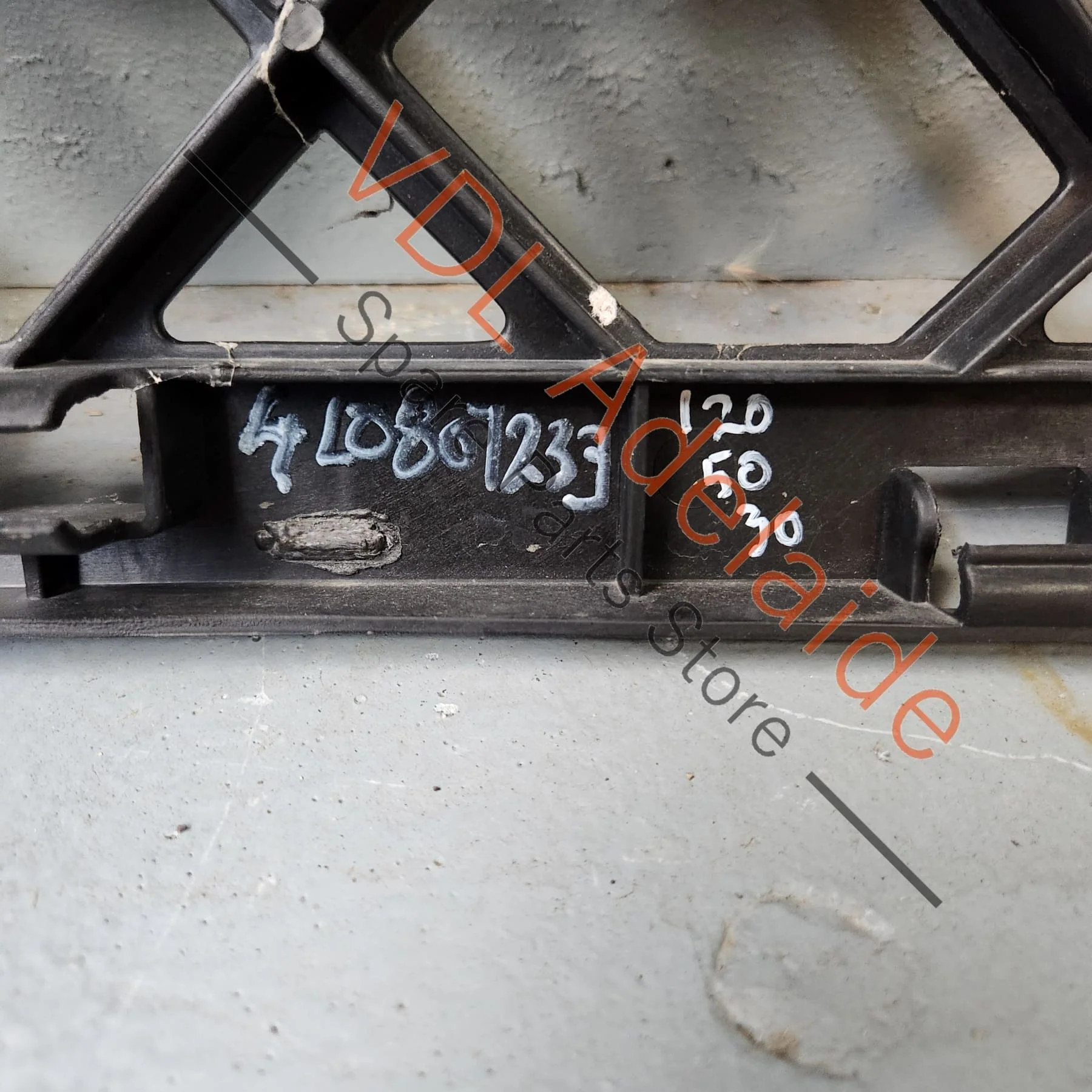 Audi Q7 Front Bumper Inner Liner Bracket 4L0807233 - Image 7