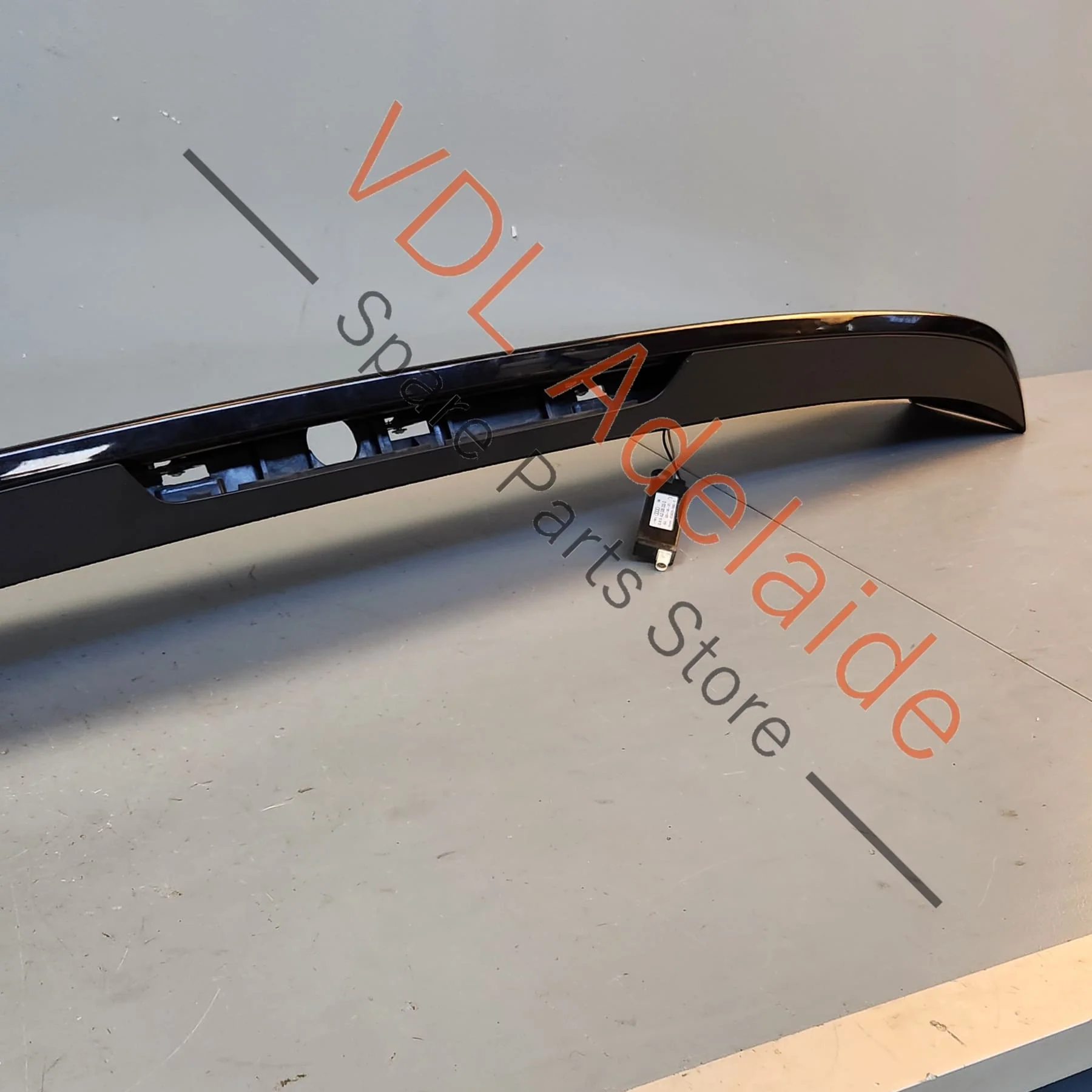 Audi Q7 4L Rear Boot Hatch Spoiler 4L0827933 GRU 2T2T Orca Black Metallic - Image 5