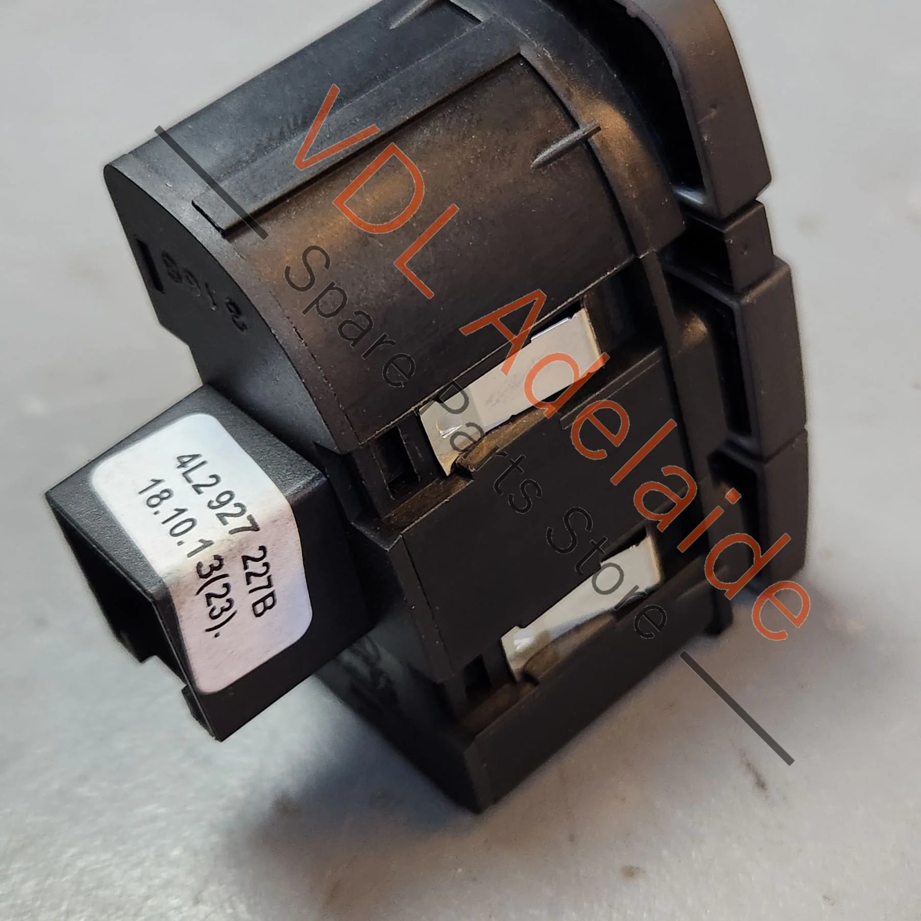 Audi Q7 4L Glovebox Opening & MMI Screen Switch 4L2927227B - Image 2