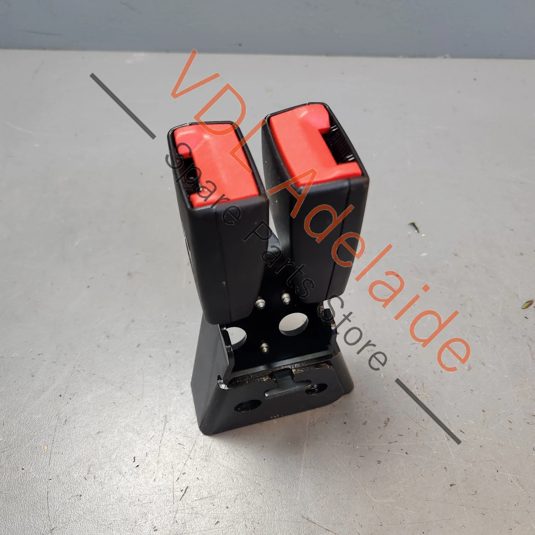 Audi Q7 4L Third Row Seat Rear Seatbelt Latch Clip Catch 4L0857739G01C