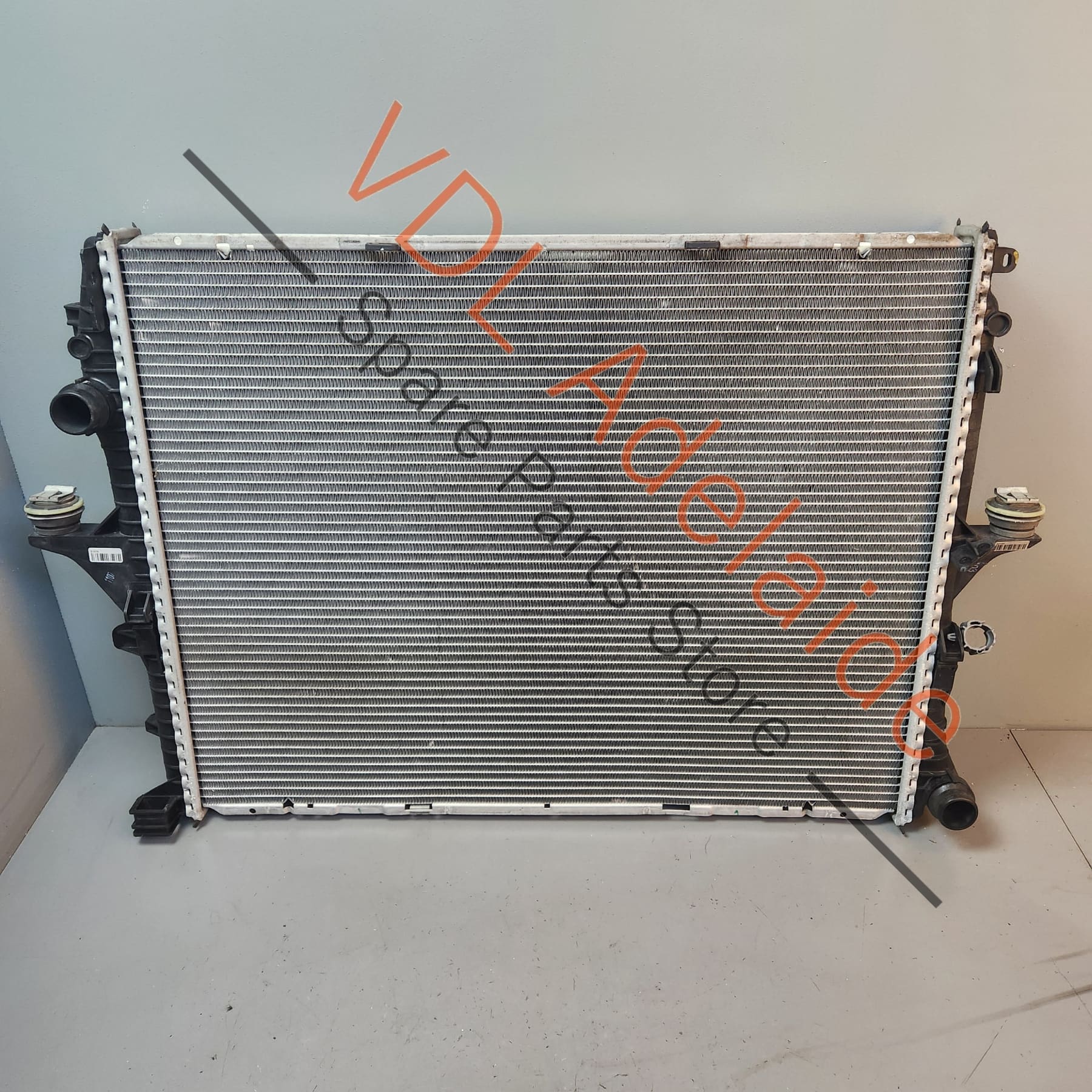 Porsche Cayenne Audi Q7 Touareg Radiator for Coolant 7L0121253A