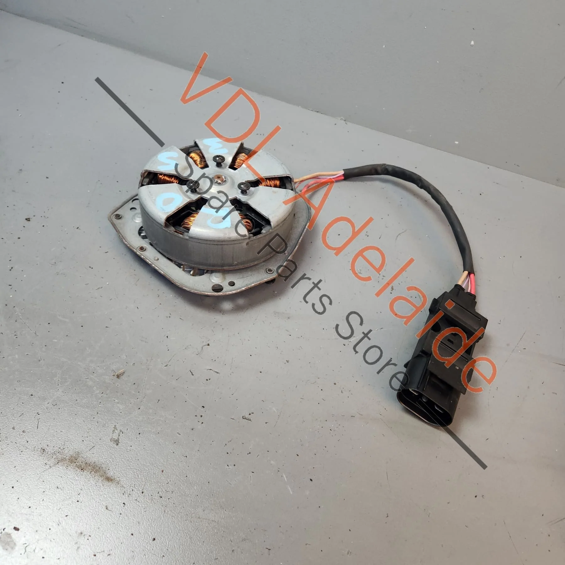 Audi Q7 Porsche Cayenne Right RHS Radiator Fan Motor for 420mm blade 7L0959455E 7L0959455F - Image 2