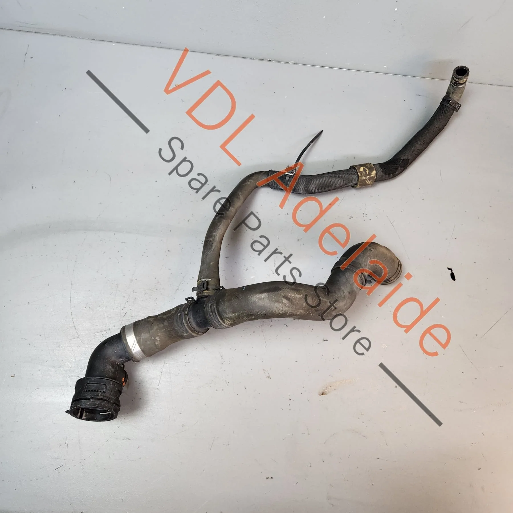 Audi Q7 3.0 V6 Diesel LHS Bottom Radiator Coolant Hose Pipe 7L8121073J 7L8121051L