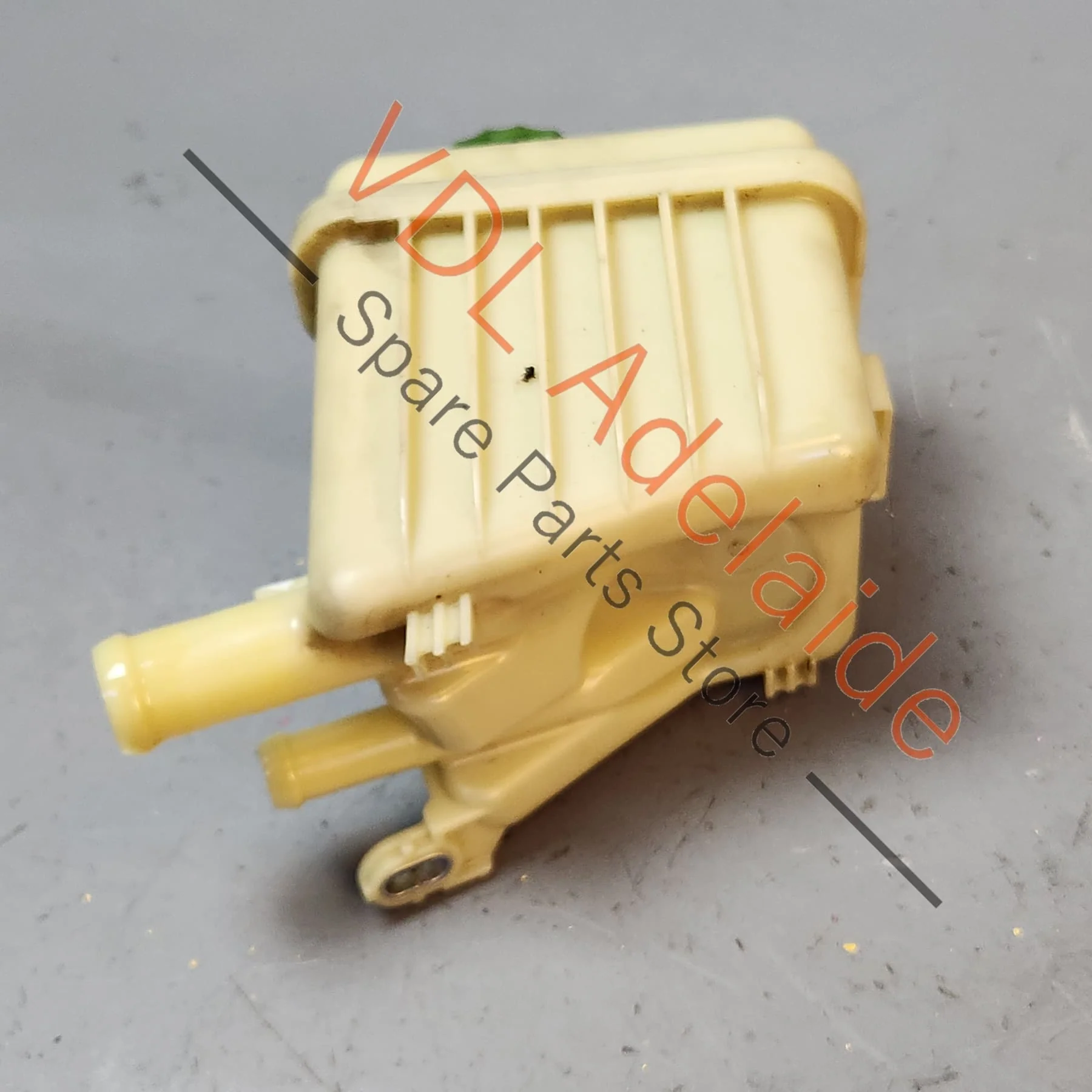Audi Q7 Touareg Cayenne Brake Reservoir Tank 7L8611303 - Image 2