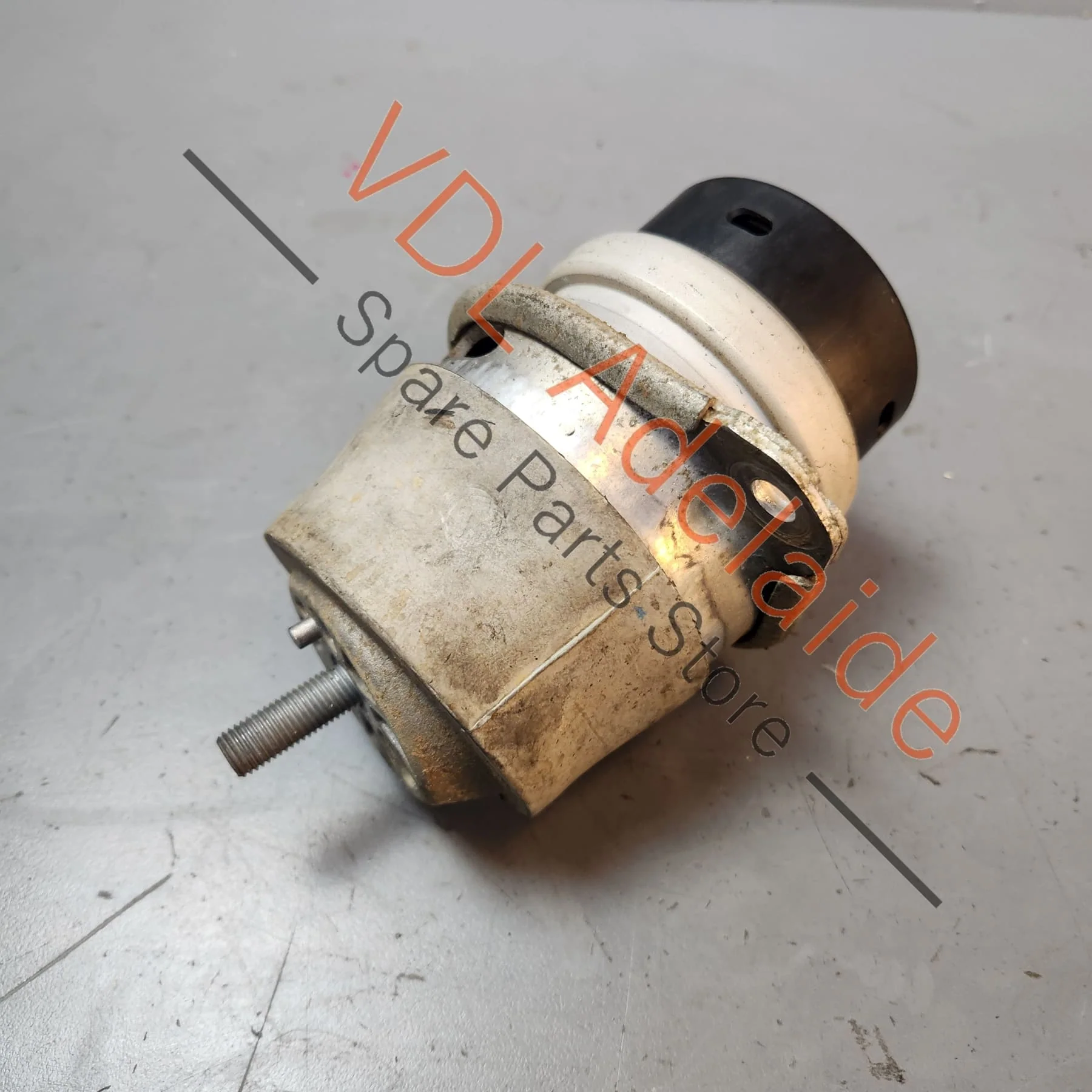Audi Q7 VW Touareg Engine Mount Left or Right Side 7L8199131F