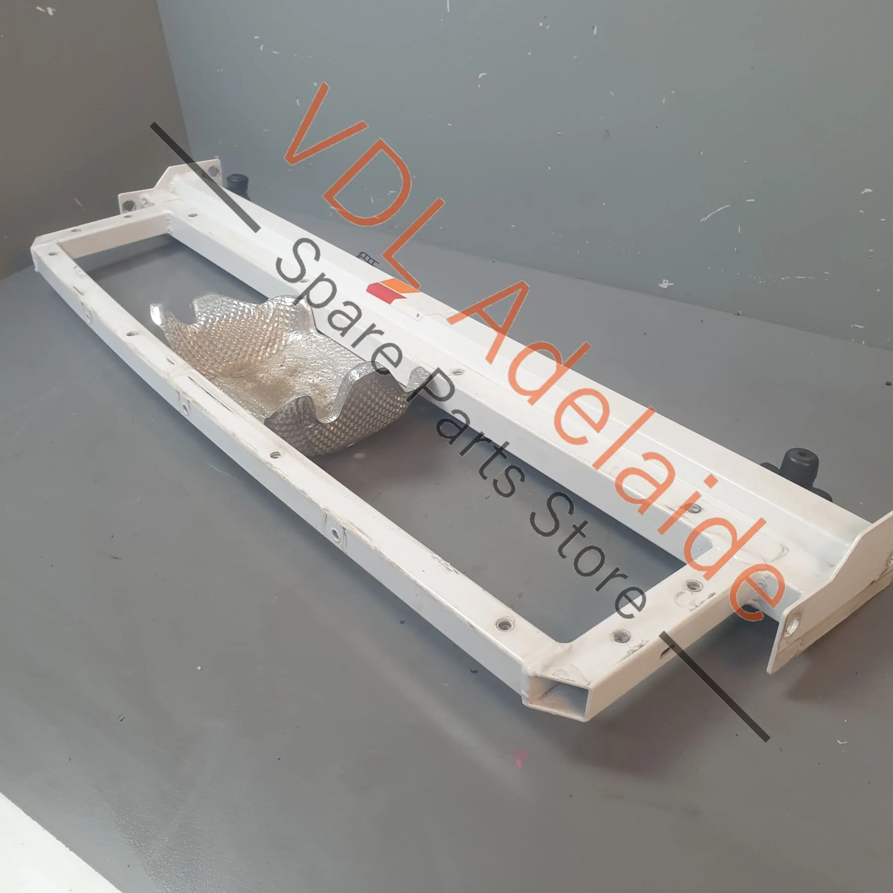 Audi R8 424 Upper Rear Carrier Cross Panel for Tailgate Latch 420814291D - Image 2