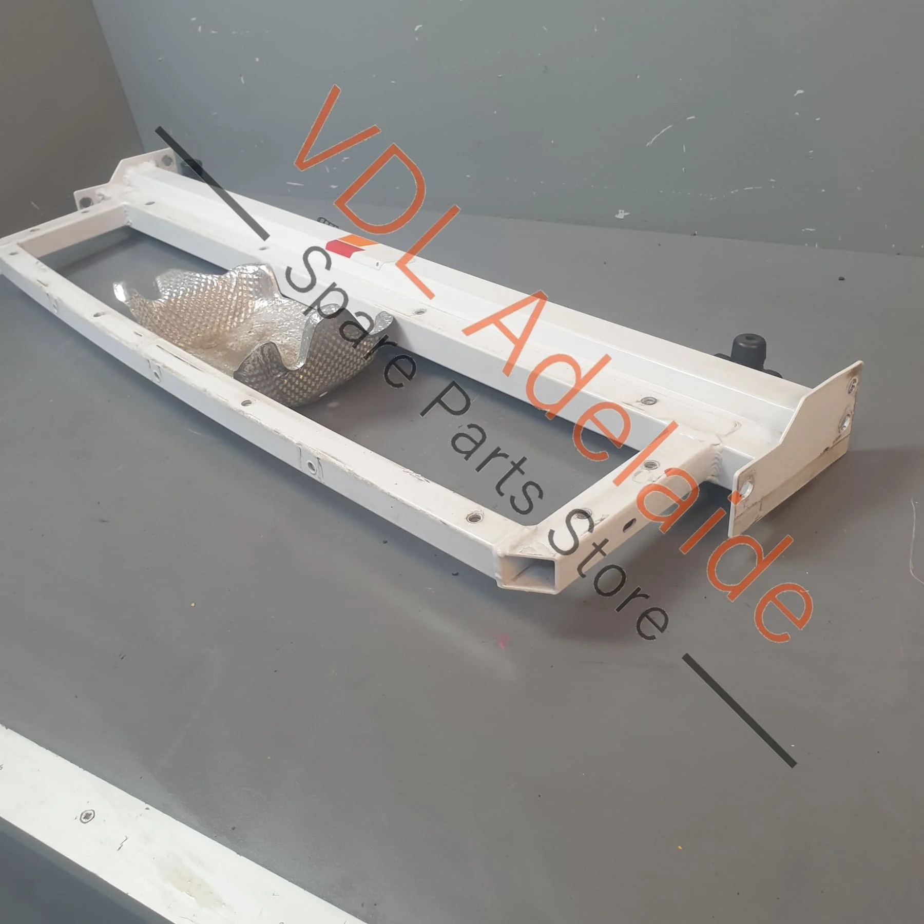 Audi R8 424 Upper Rear Carrier Cross Panel for Tailgate Latch 420814291D - Image 4