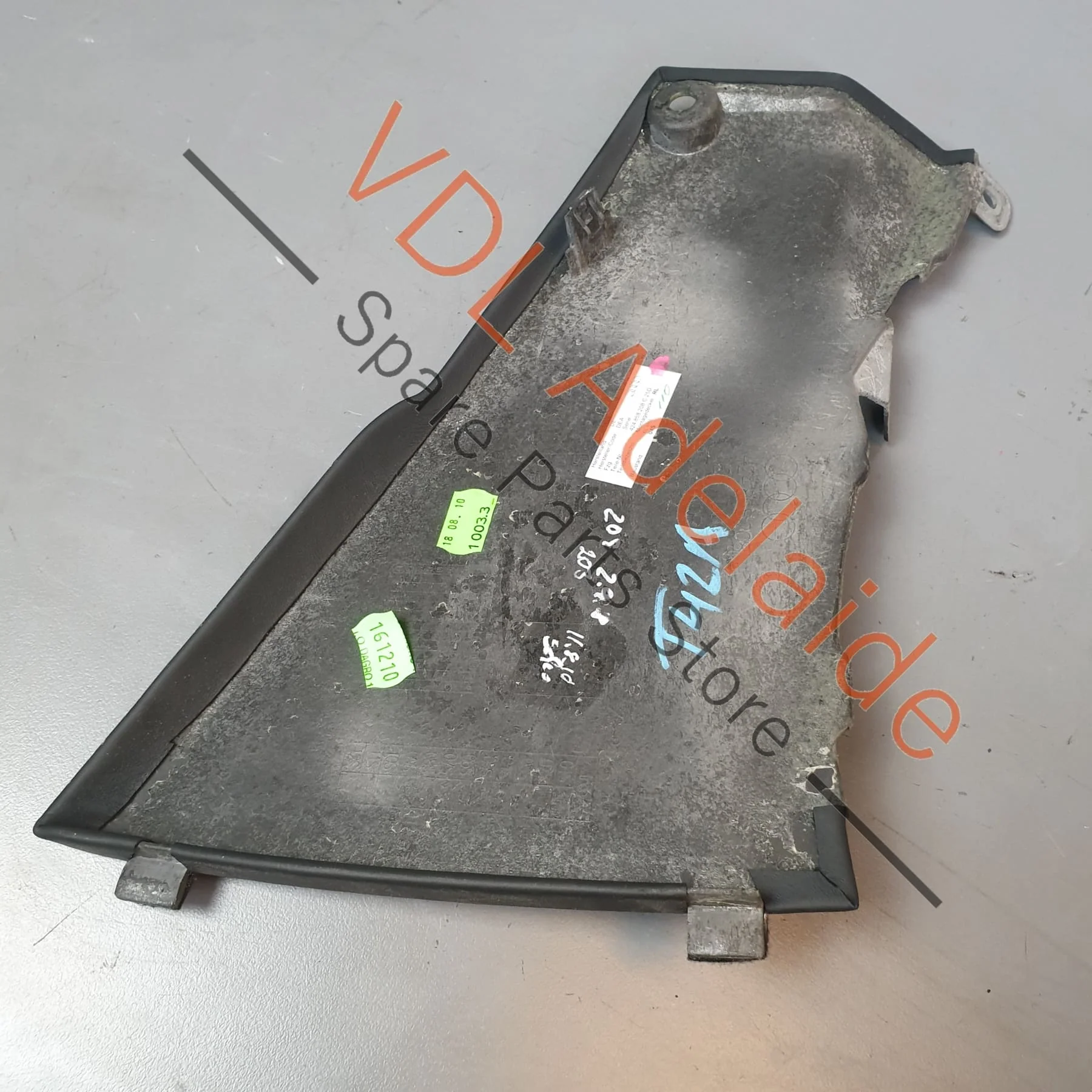 Audi R8 Drivers Side Interior Dashboard Trim Cover Panel Leather RHD 424858208C - Image 2