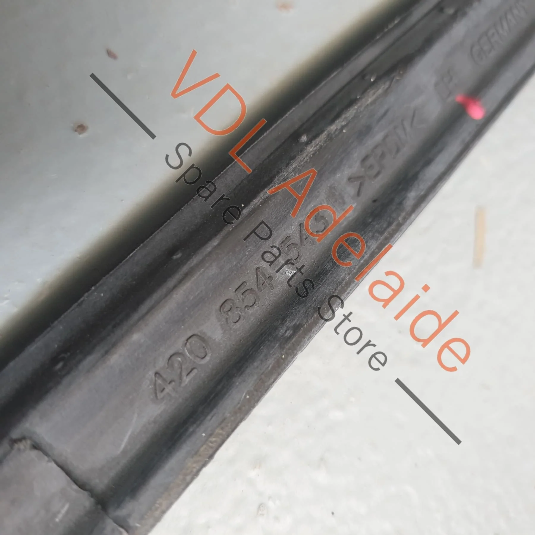 Audi R8 Door Seal Roof Gutter Line Edge Protection Strip Rubber Moulding Left 420854543A - Image 5