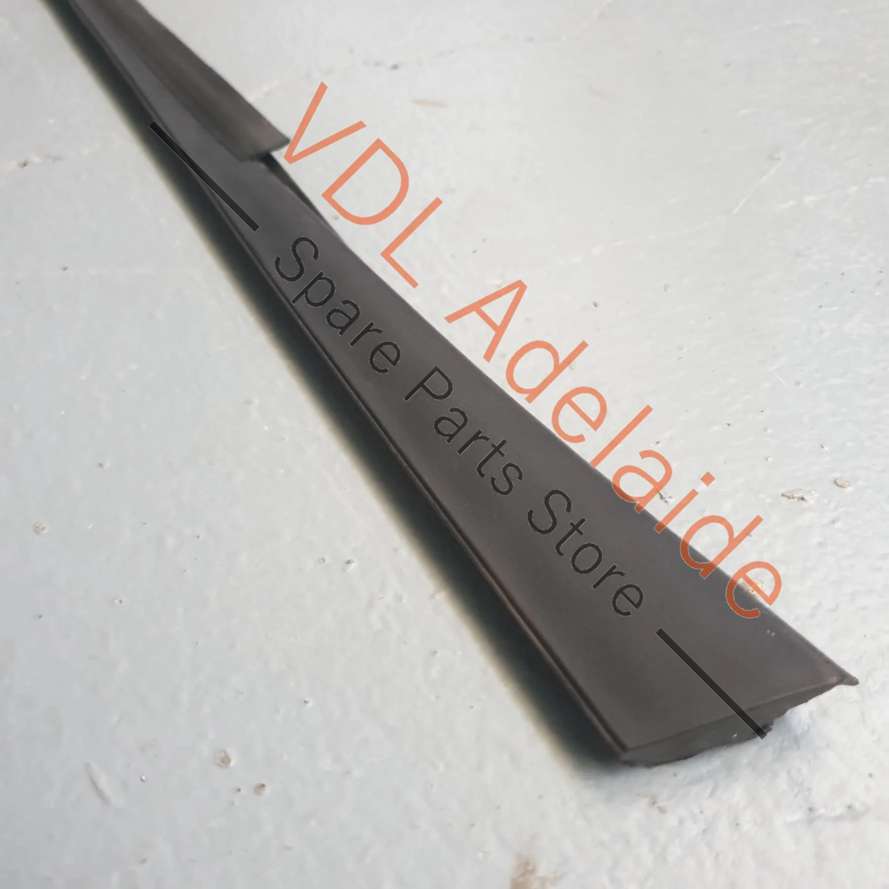 Audi R8 Door Seal Roof Gutter Line Edge Protection Strip Rubber Moulding Right 420854544A - Image 3