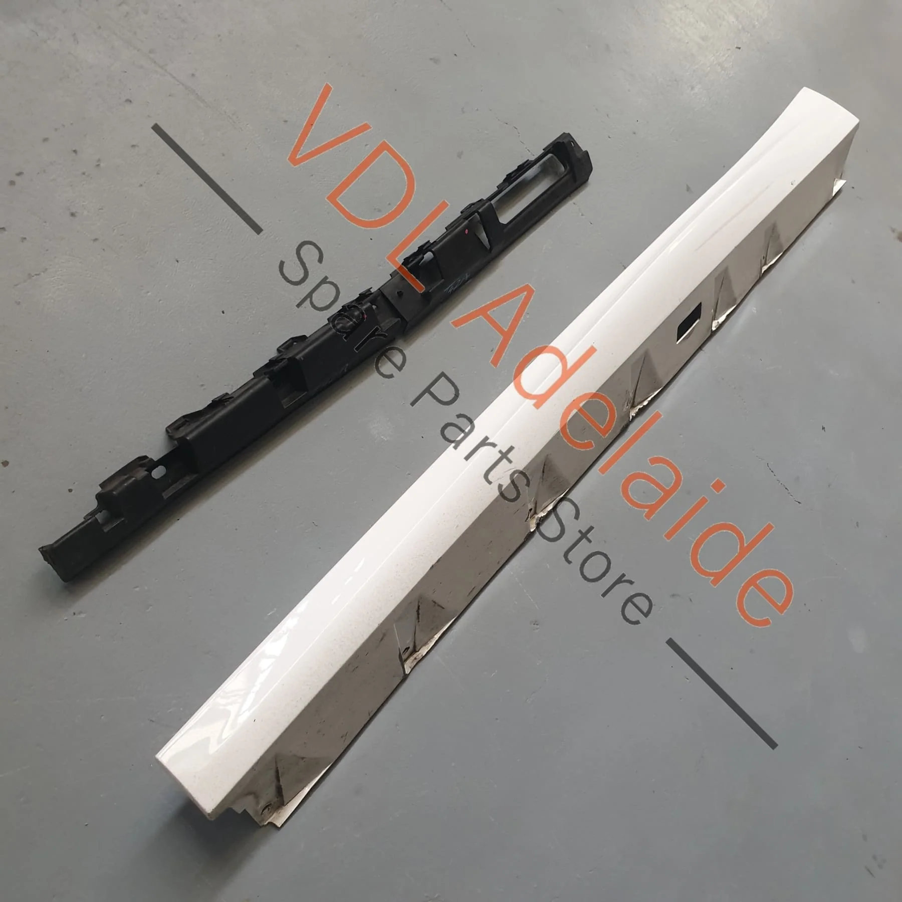Audi R8 V10 Left Side Sideskirt Trim Rocker Panel Cover Moulding 420853855B - Image 6