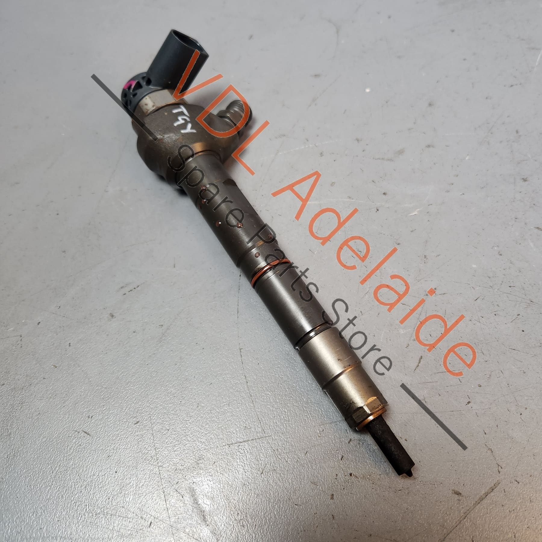 VW Audi 2.0 Diesel Fuel Injector for CRBC and CRVA engines 04L130277AK