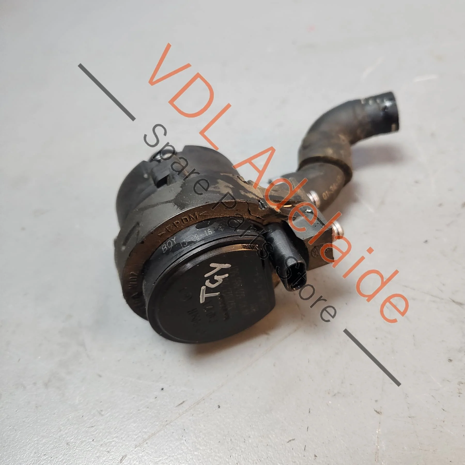 VW Genuine Bosch Auxiliary Additional Coolant Pump Motor 5Q0121599M 5G0965567