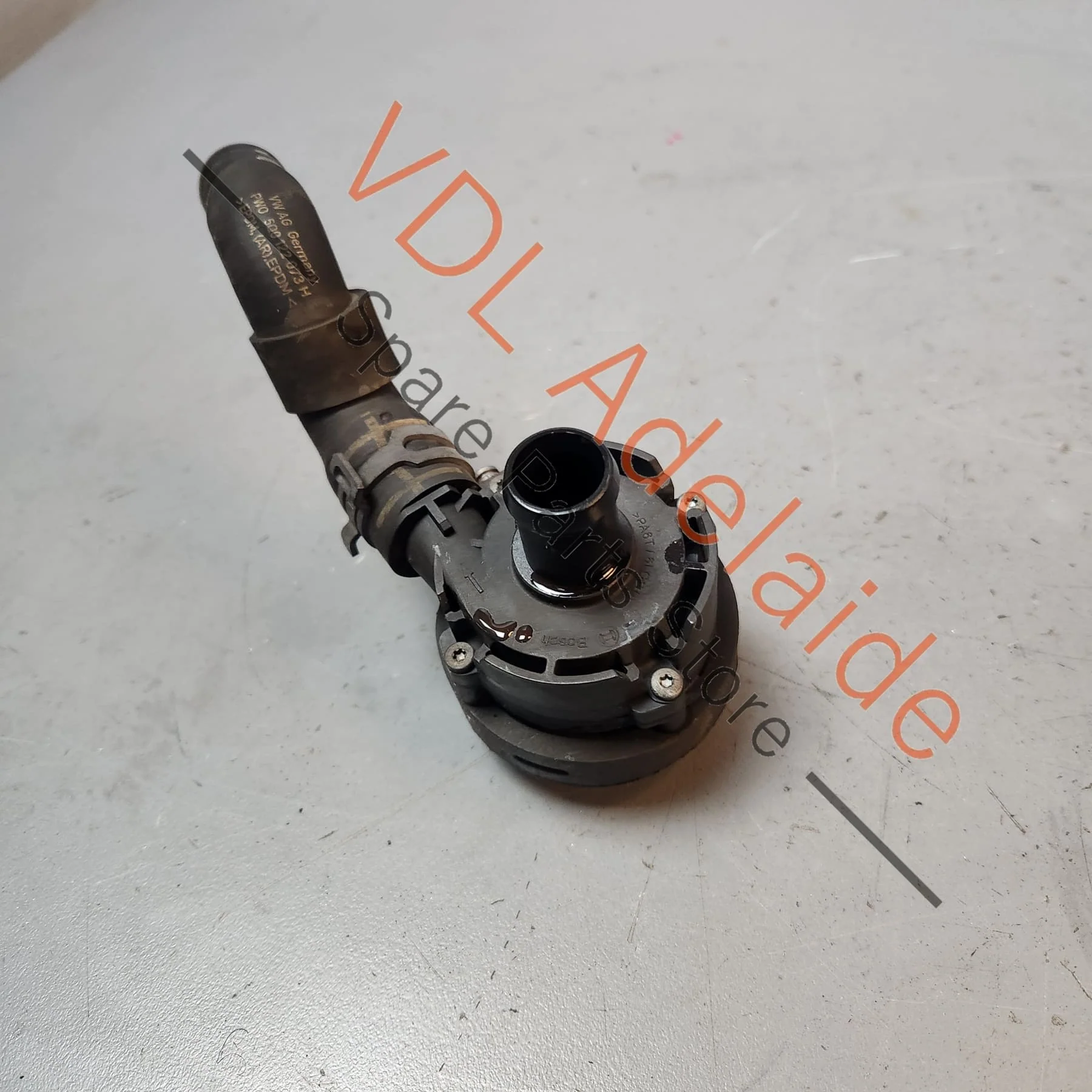 VW Genuine Bosch Auxiliary Additional Coolant Pump Motor 5Q0121599M 5G0965567 - Image 2