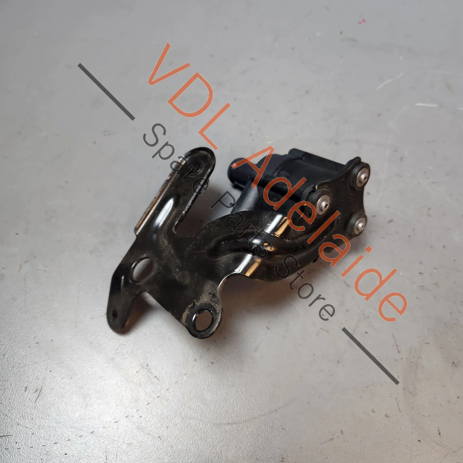 VW Genuine Bosch Auxiliary Additional Coolant Pump Motor 5G0965567 5Q0121599M - Image 2
