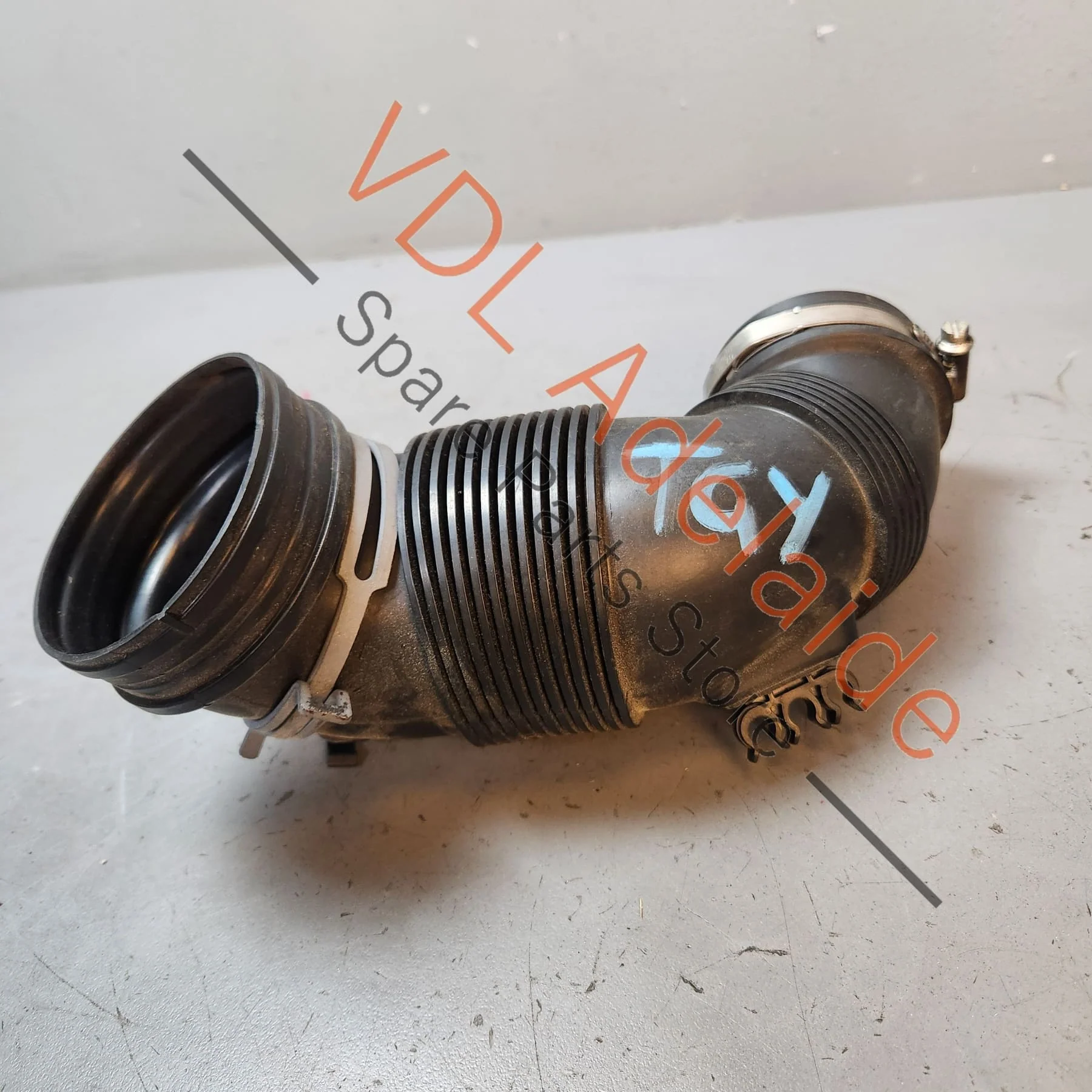 VW Golf 2.0 Diesel Air Filter Intake Pipe Hose 5Q0129654E - Image 4